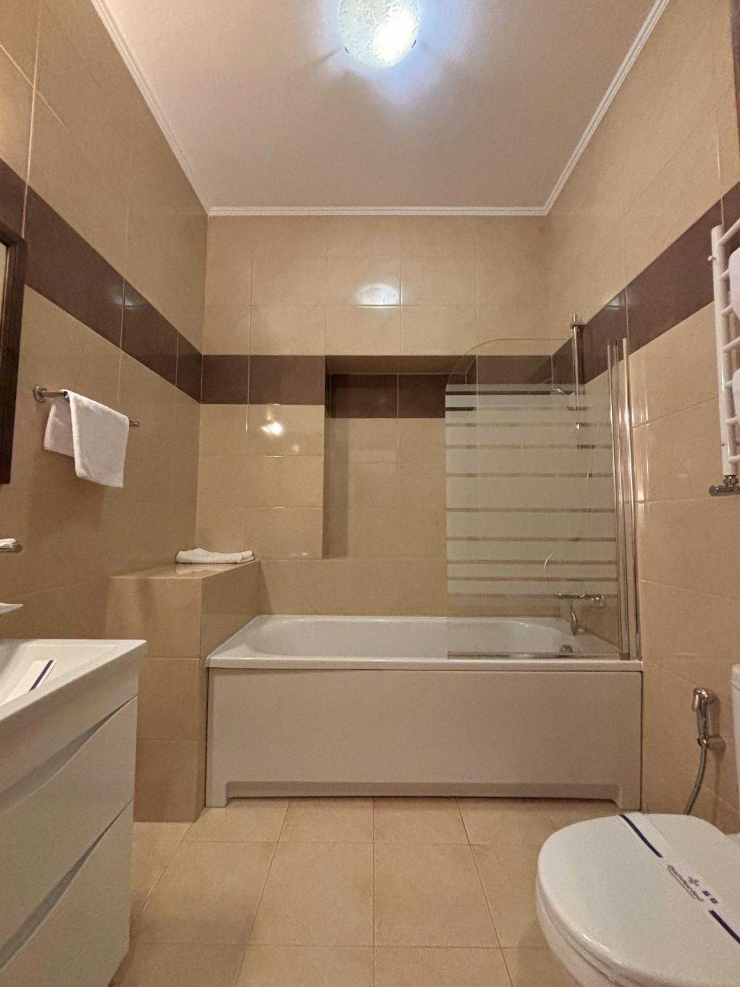Odeska Astoria Hotel Odesa Room photo