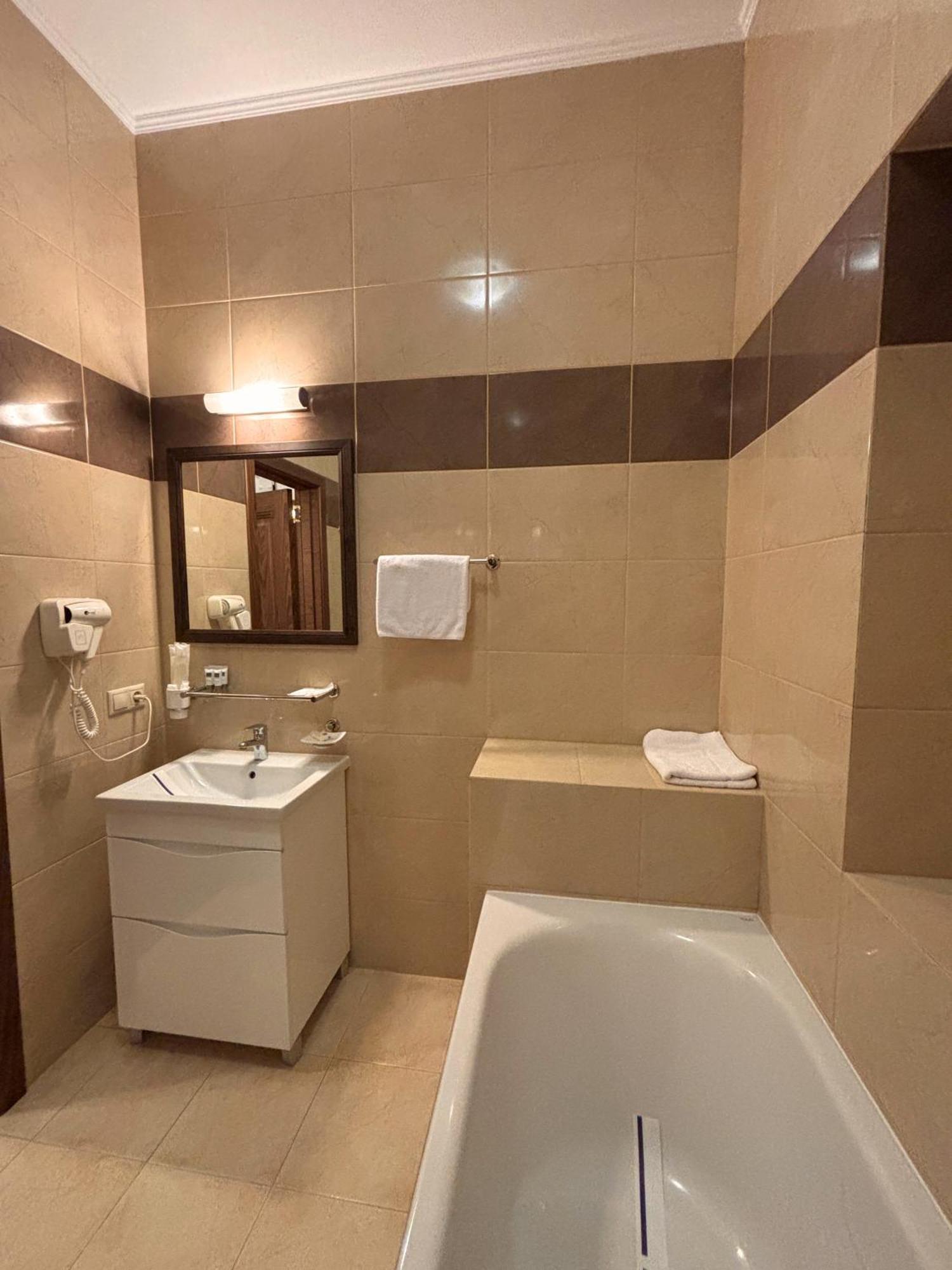 Odeska Astoria Hotel Odesa Room photo